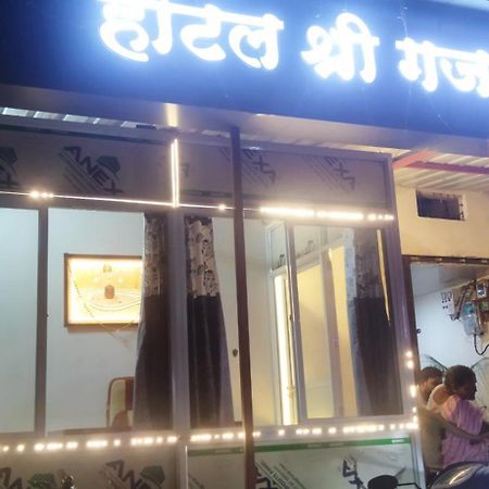 Shree Gajlaxmi Hotel Walking Distance From Mahakaleswar Ujjain Bagian luar foto