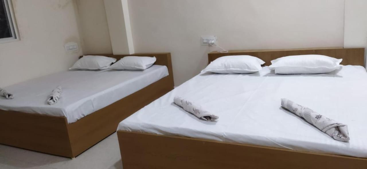 Shree Gajlaxmi Hotel Walking Distance From Mahakaleswar Ujjain Bagian luar foto